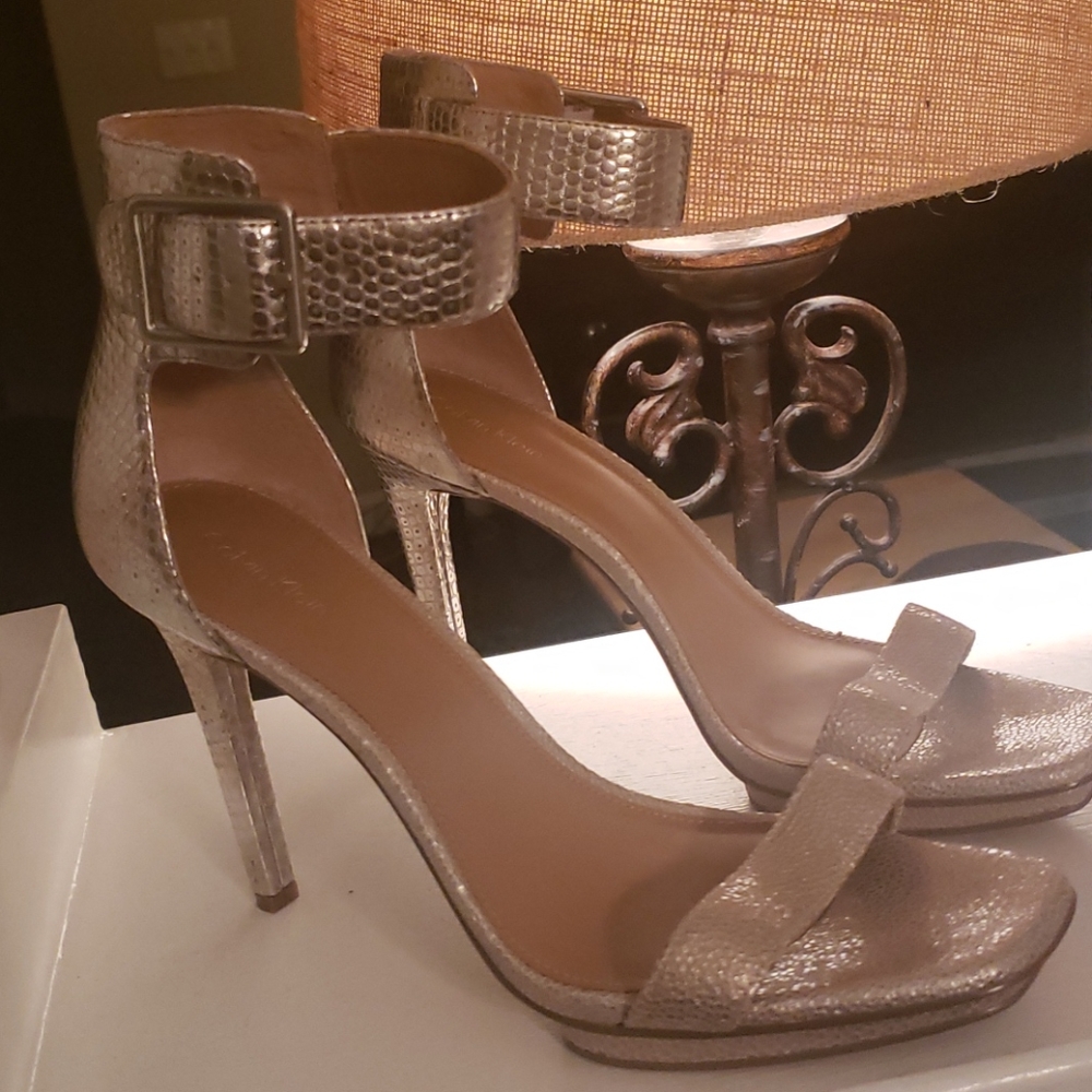 Sandals - Picture 4 of 7